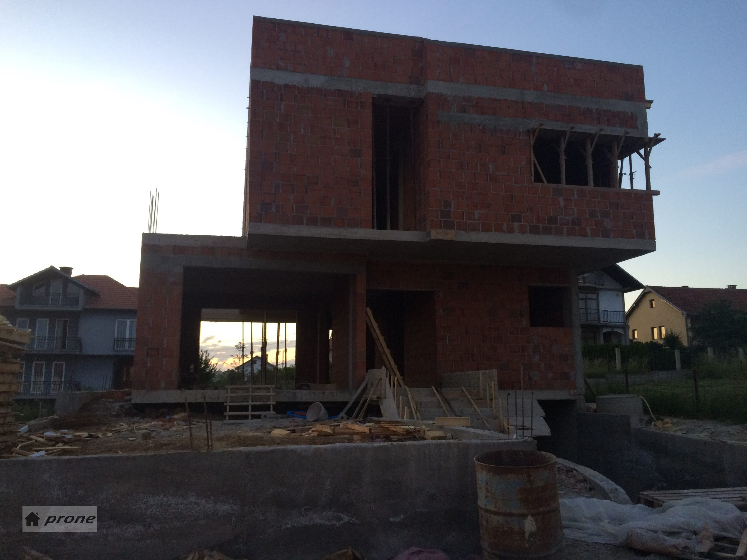 Spacious 5-Bedroom House in Prishtina, Hajvalia