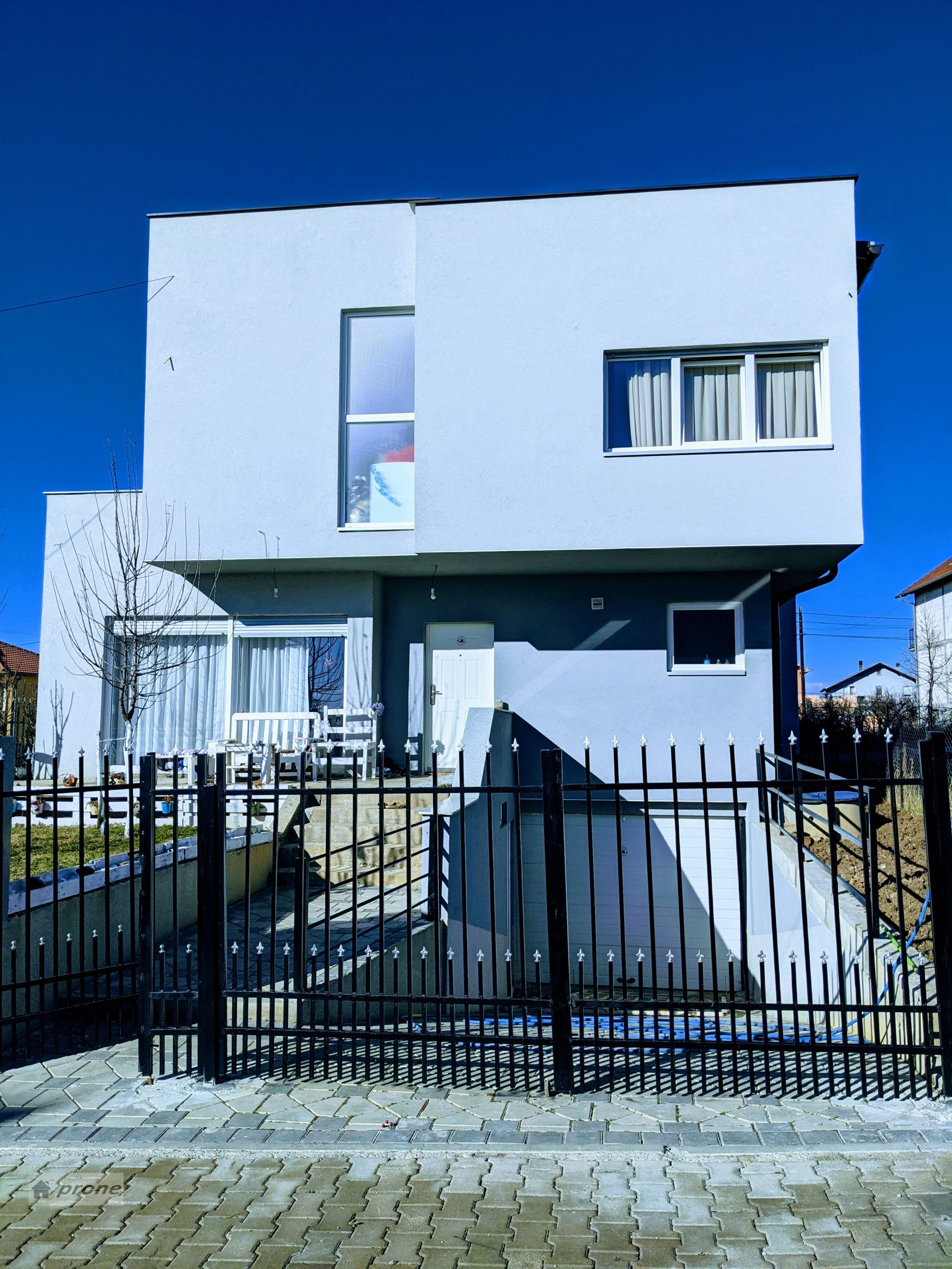 Spacious 5-Bedroom House in Prishtina, Hajvalia