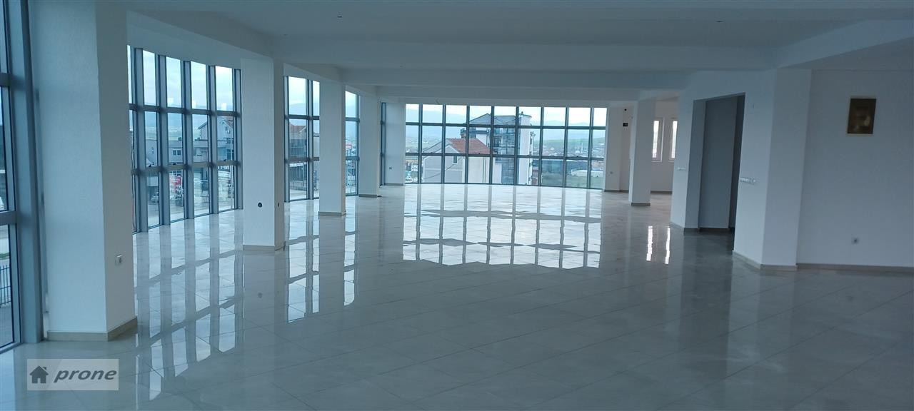 OBJEKTI JEPET ME QERA